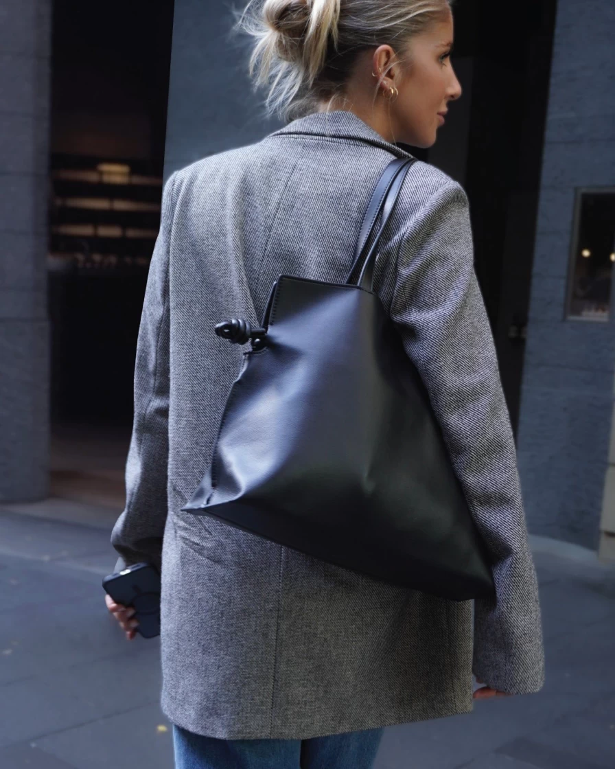 Belle & Bloom Women's C'Est La Vie Black Shoulder Bag - Elegant & Stylish Handbag for Everyday Use