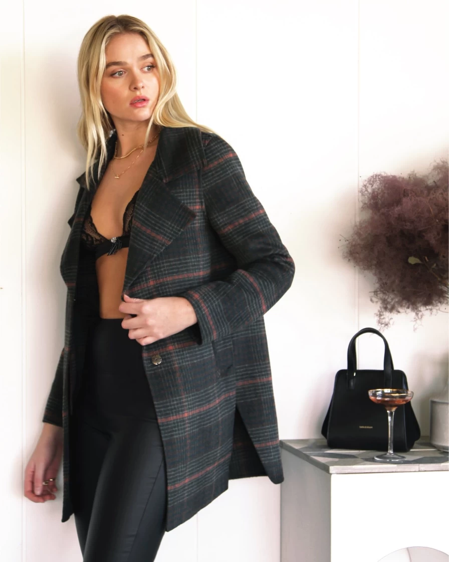 Belle & Bloom Women's Oversized Wool Blend Jacket - Brown Plaid Fit Ex-Boyfriend Style Coat